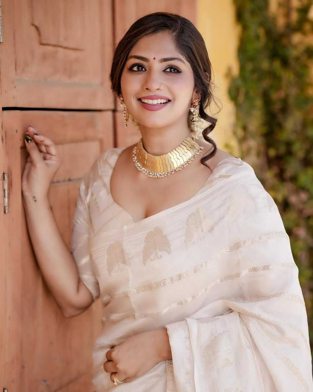 Noor-e-Zar
