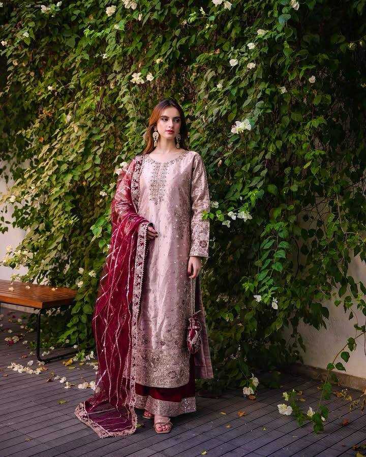 Veloura Ethnic Elegance