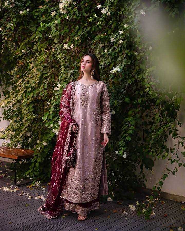 Veloura Ethnic Elegance