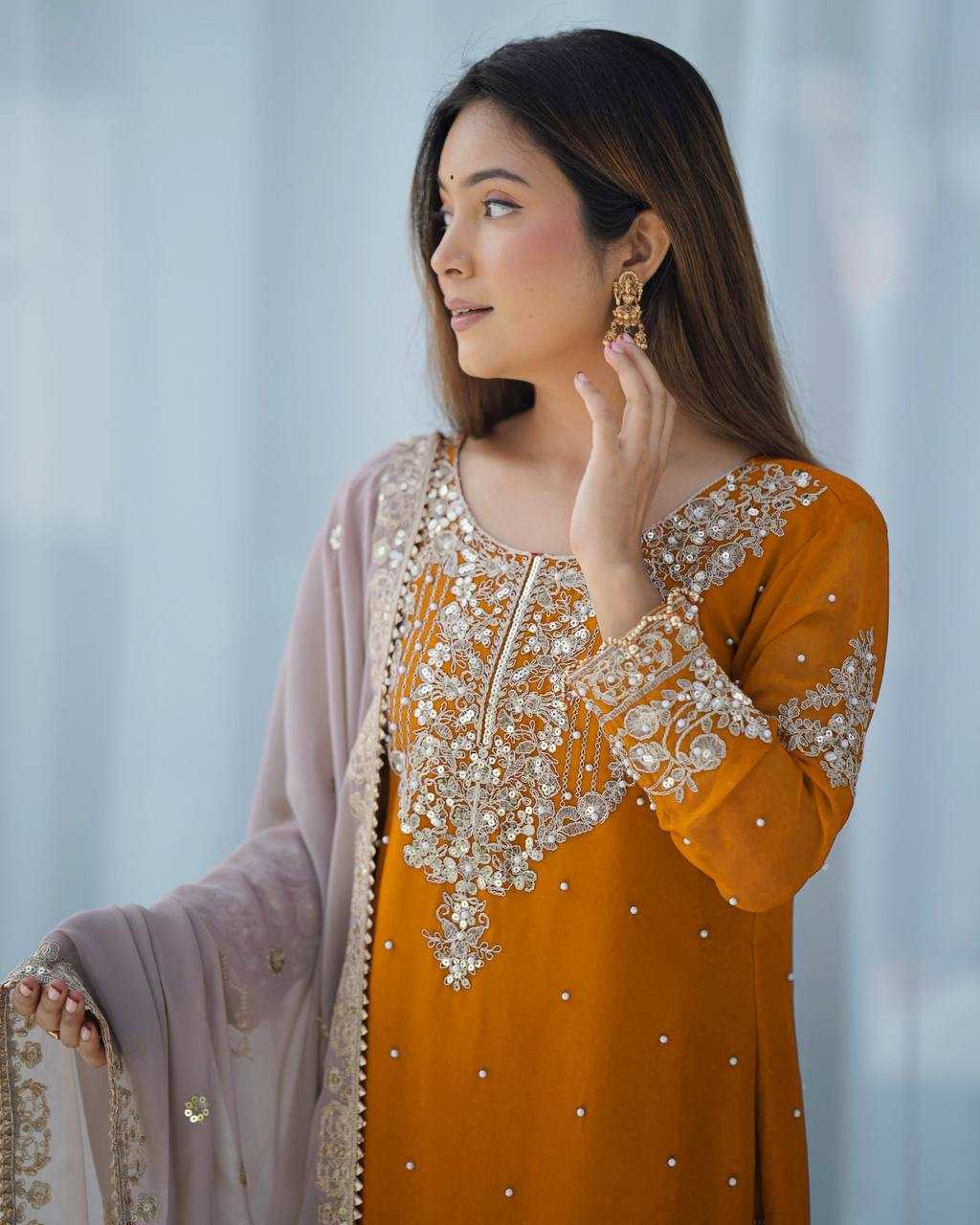 Arora Luxe charm