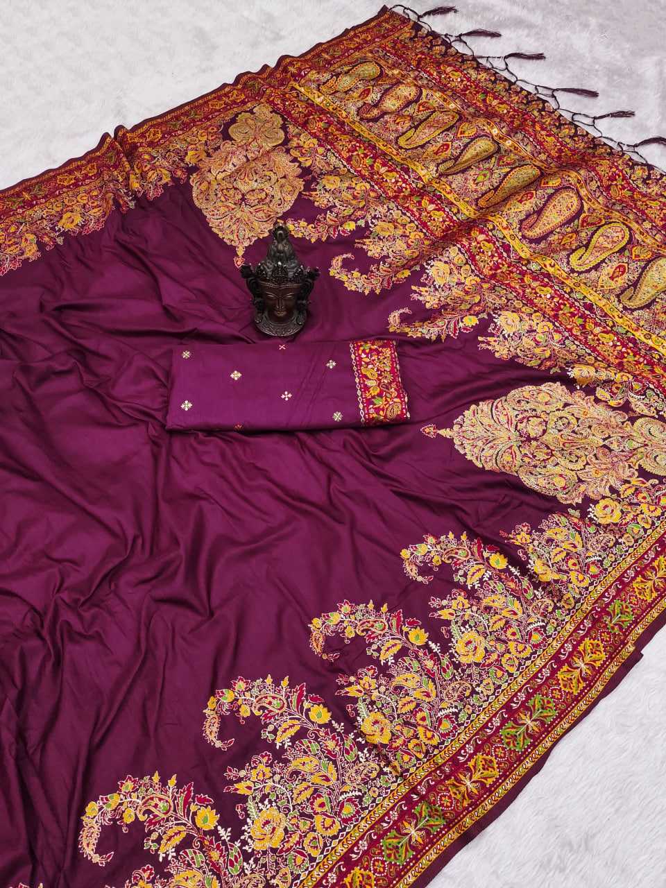 Regal Resham Garden