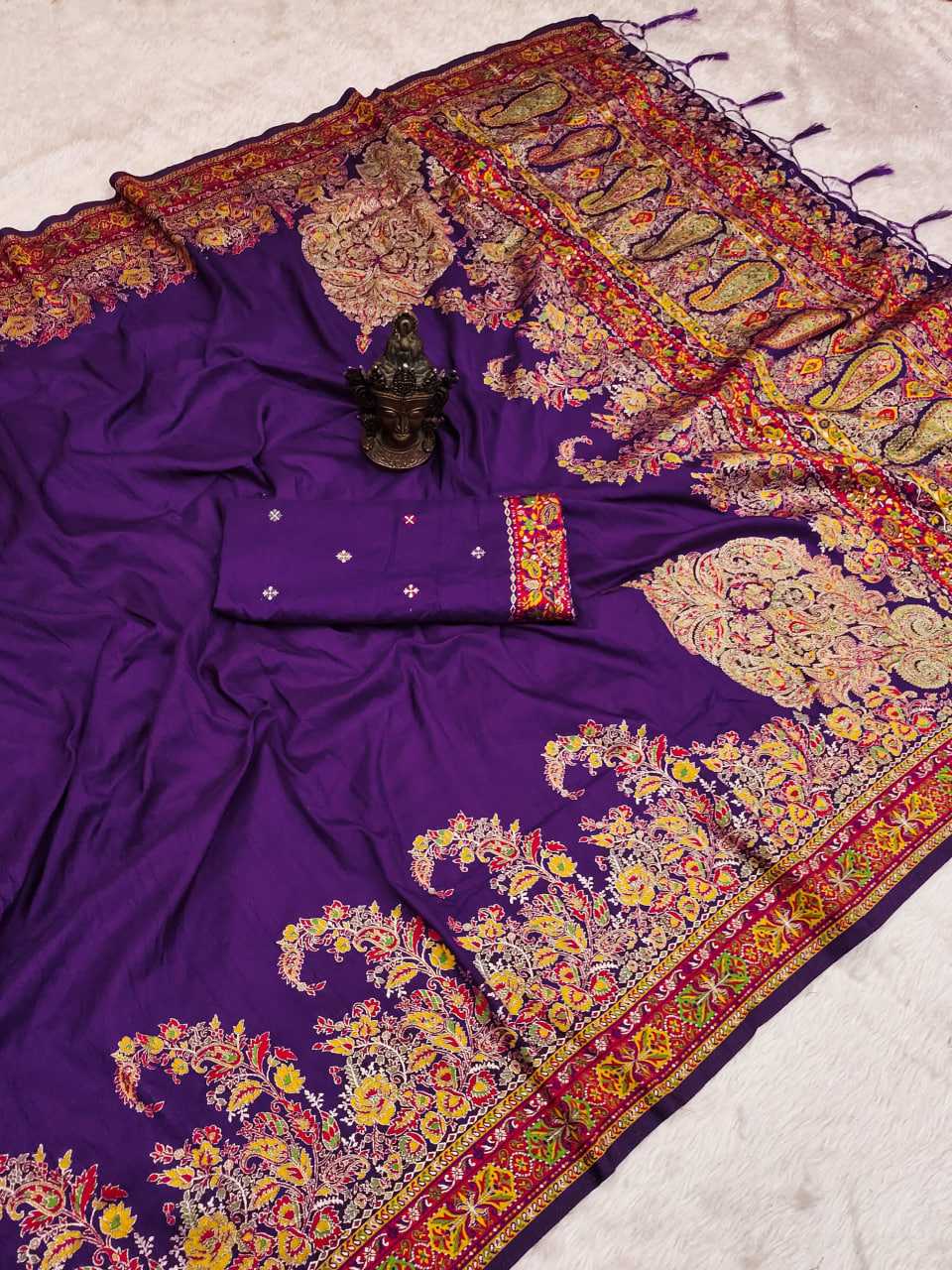 Regal Resham Garden