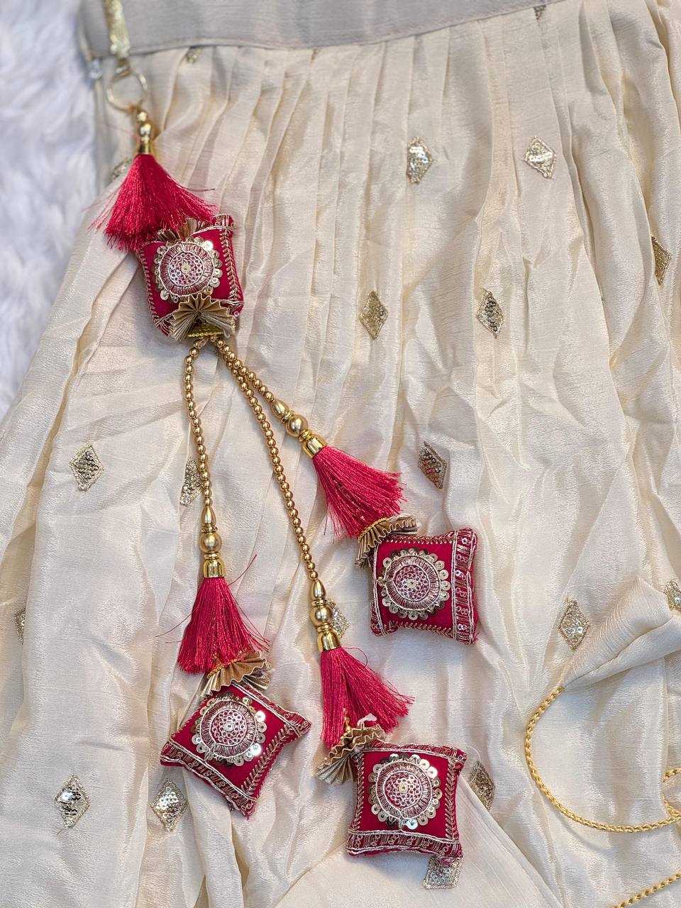 Minimal & Classic Lehenga